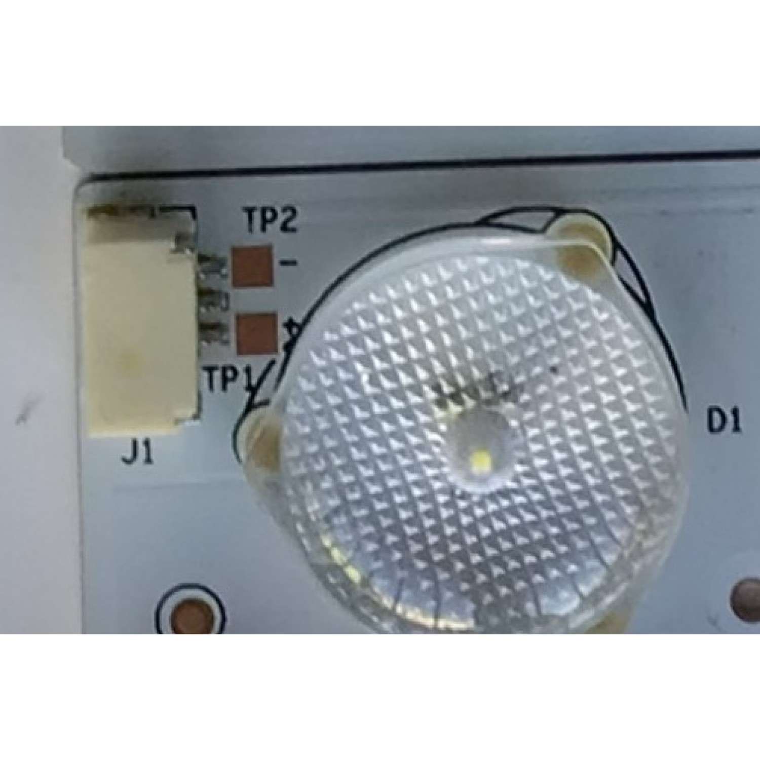 KIT DE LEDS PARA TV ATVIO (9 PZ) / NUMERO DE PARTE TMT_48B2600_3030C_8S1P / 4C-LB480T-YH1HP / 006-P1K3367B / PANEL ST4761B01-5 / MODELO ATV-49 - Imagen 2